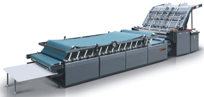 在操作覆面機時需要注意哪些事項？